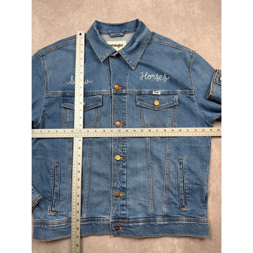 Wrangler Slow Horses Embroidered Denim Blue Trucker Jacket Medium Wash Mens L